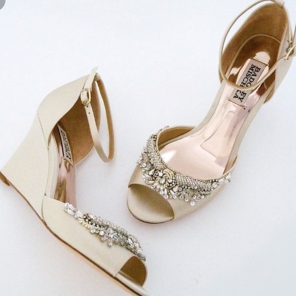 badgley mischka bridal wedge shoes